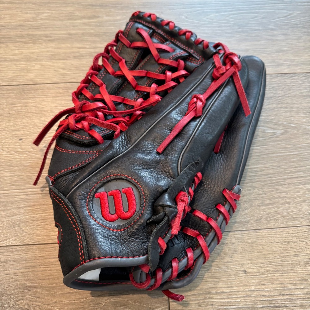 Wilson Showtime 14 Inch Slowpitch Softball Glove Black Red Leather RH Throw